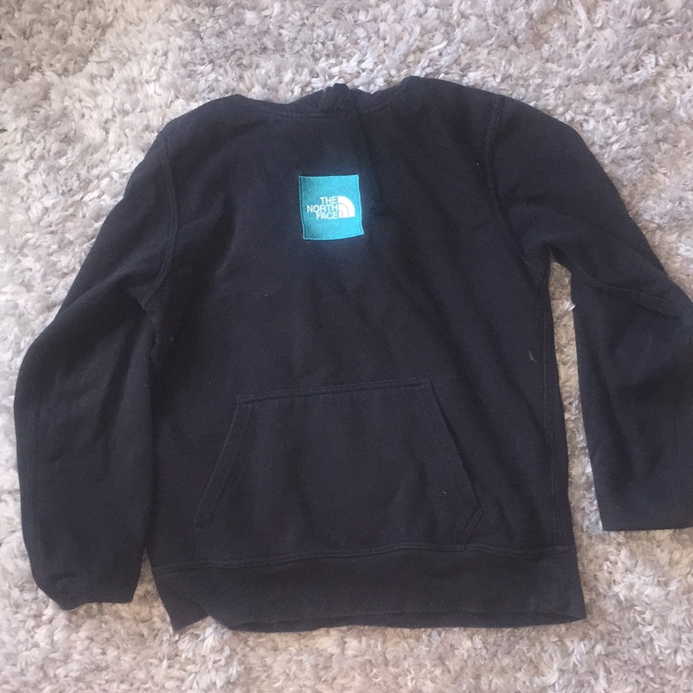 Men’s north face pullover hoodie in black